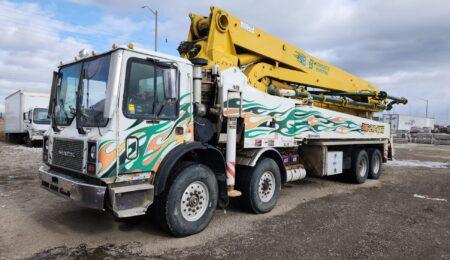 Mack MR600 Concrete Pump